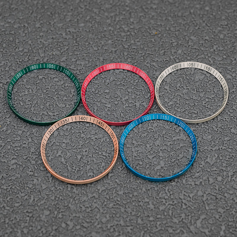 Кольцо из зеленой меди диаметром 30,5 мм с белой отделкой цифр