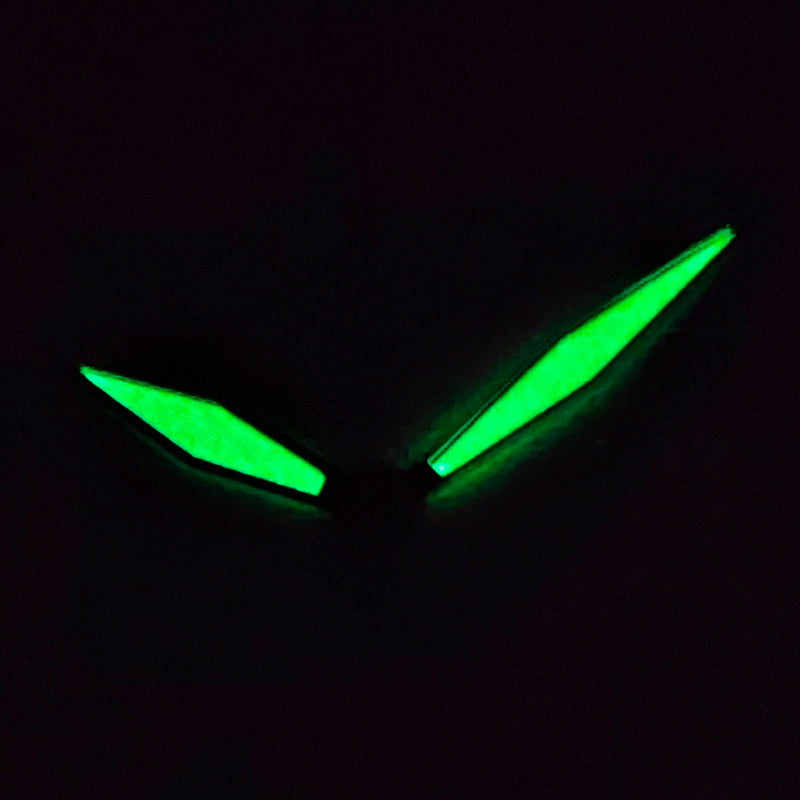 H1050 Black Pilot Hands with Luminous