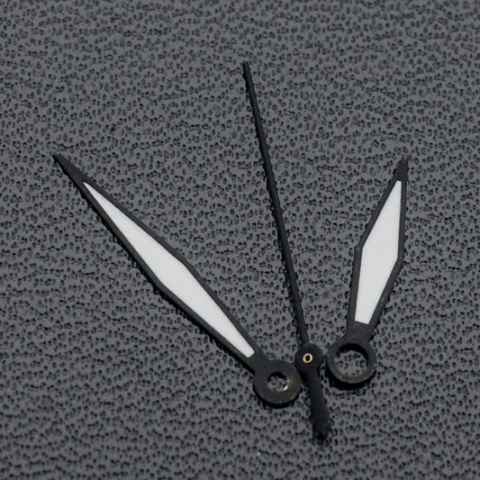 H1050 Black Pilot Hands with Luminous